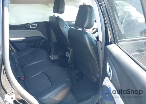 2022 Jeep Compass Latitude 4X4 z USA, uszkodzony, nr VIN 3C4NJDBB4NT151989